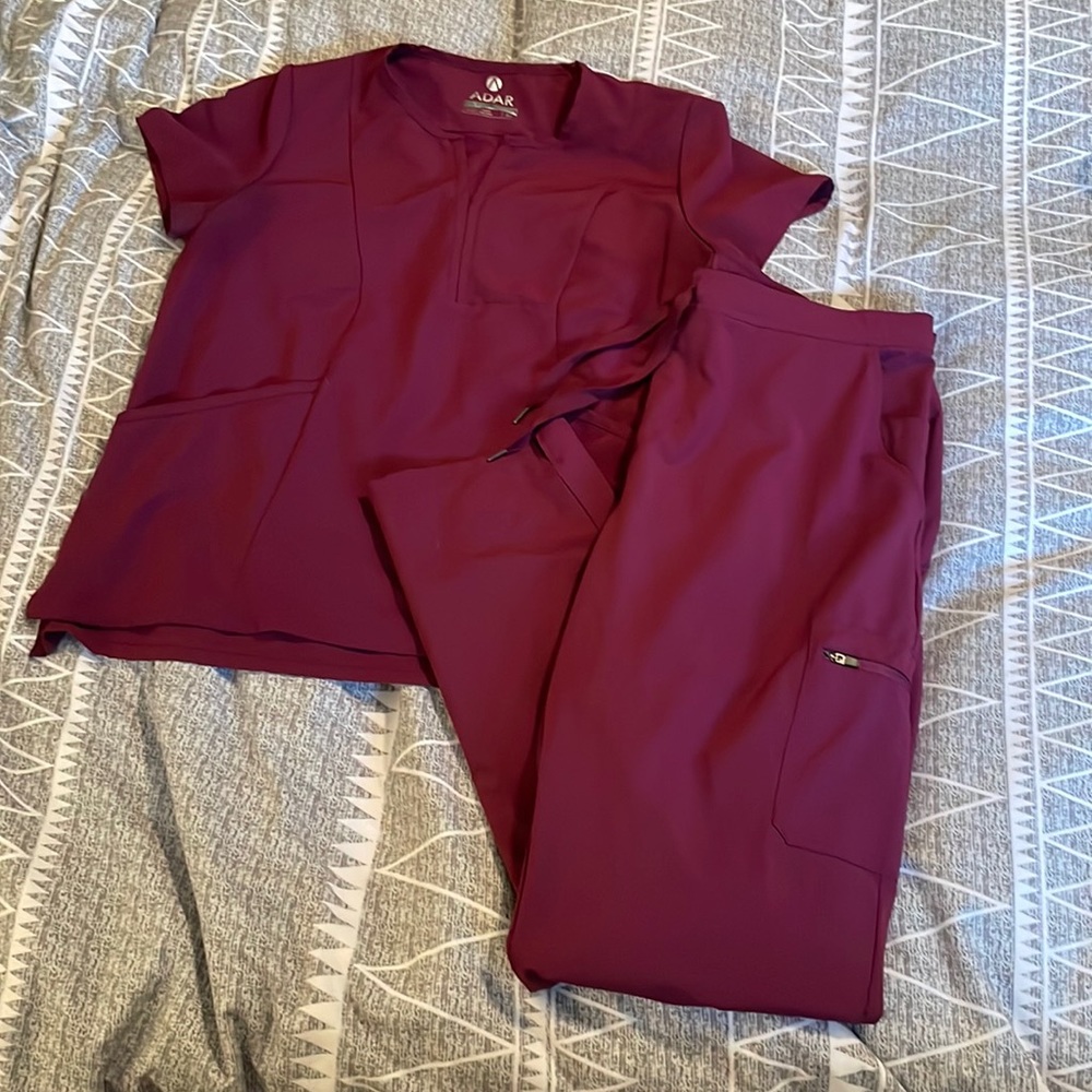 Adar Addition scrub set size extra large